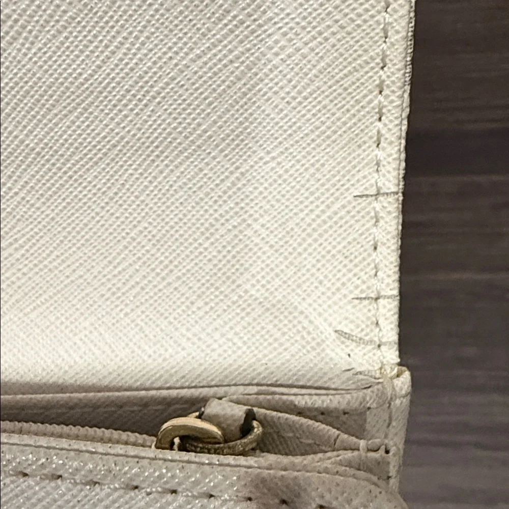 Michael Kors Beige Monogram Wallet - Picture 13 of 15